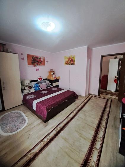 Casă cu 1 camere cu Teren 687 Mp în Vest
