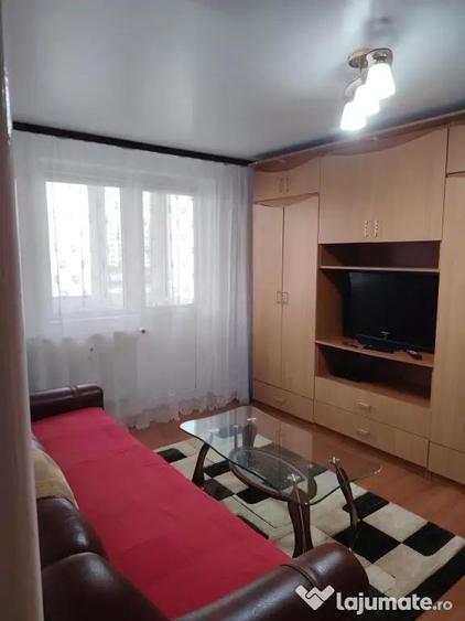 Apartament cu 2 camere decomandat în Arcul de Triumf