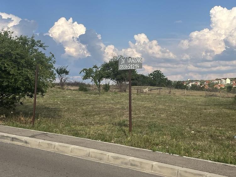 Teren de 1377 mp, în Exterior Vest