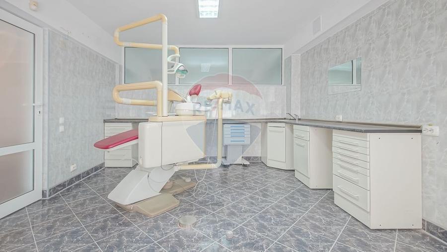 Casă individuală cu 24 camere cu Teren 3140 Mp în Schei