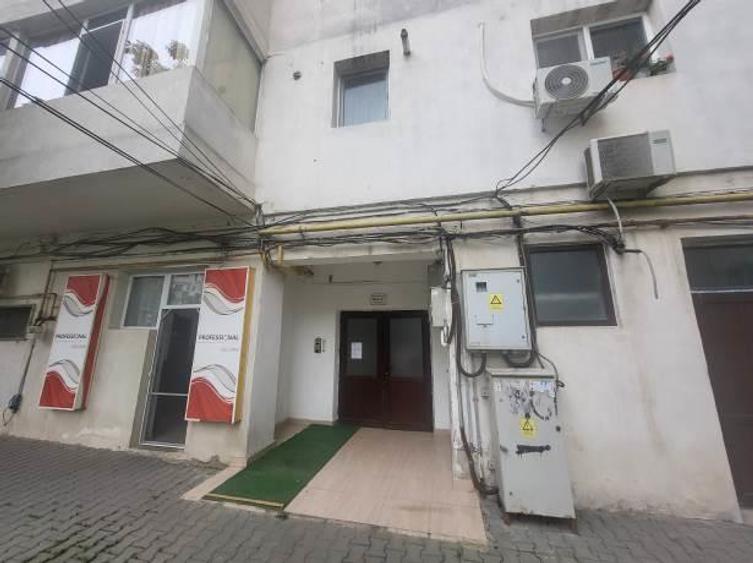 Apartament cu 4 camere decomandat în Central