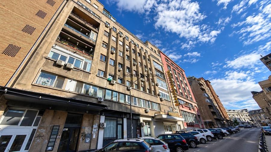 Garsonieră decomandată în Calea Victoriei