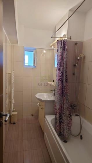 Apartament cu 2 camere decomandat, mobilat în Central