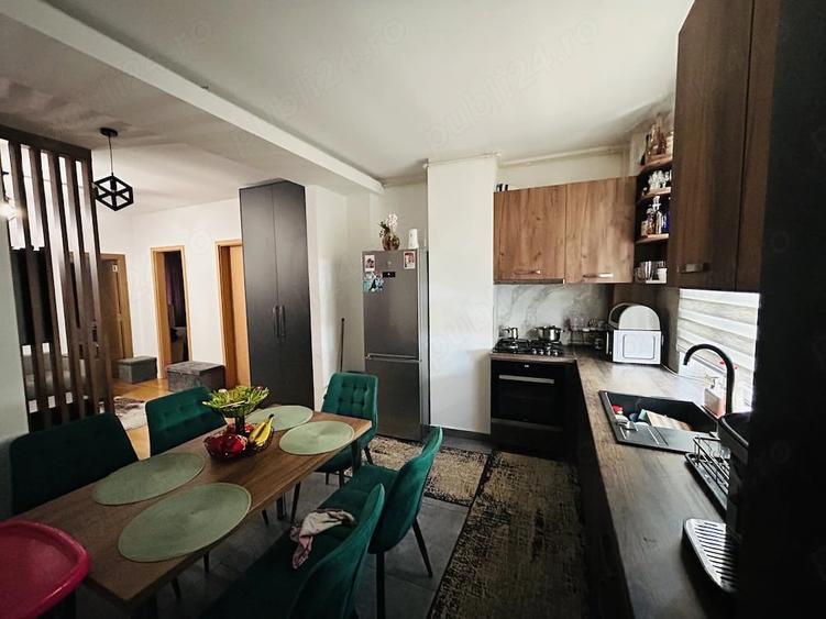 Apartament cu 3 camere decomandat în Aradului