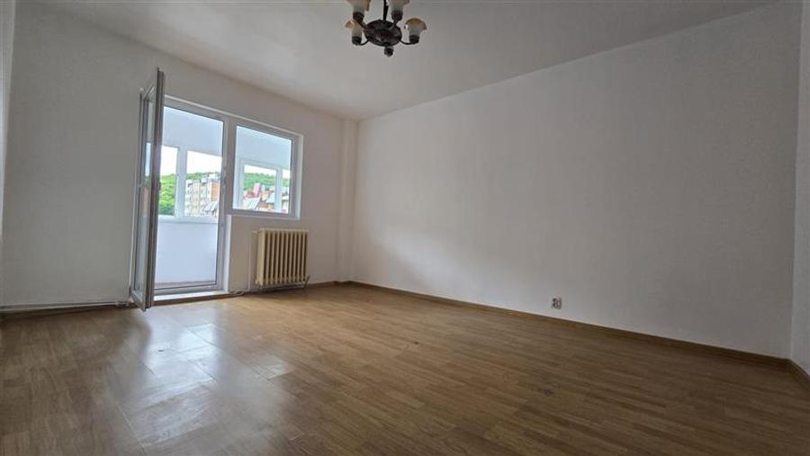 Apartament cu 2 camere decomandat, mobilat în Răcădău