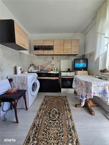 Apartament cu 3 camere decomandat în Nicolina