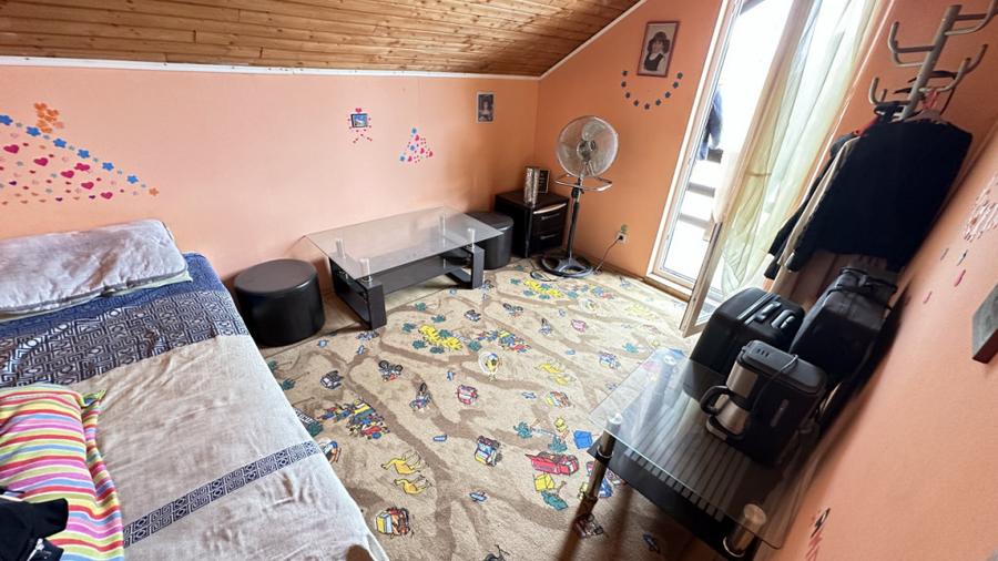 Casă cu 4 camere cu Teren 300 Mp în Fântânele