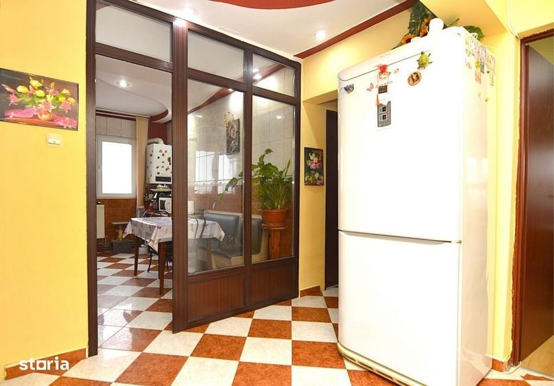 Apartament cu 4 camere decomandat în Sud