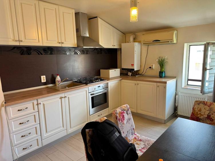 Apartament cu 3 camere decomandat în Șagului