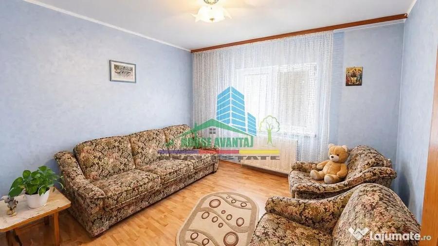 Apartament cu 3 camere decomandat în Central