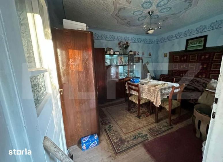 Casă cu 2 camere cu Teren 2331 Mp în Petrești