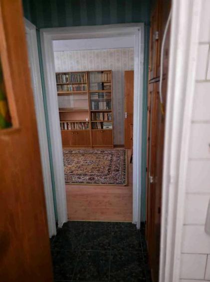 Apartament cu 3 camere semidecomandat în Centrul Civic