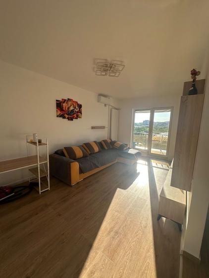 Apartament cu 2 camere decomandat în Mihai Bravu