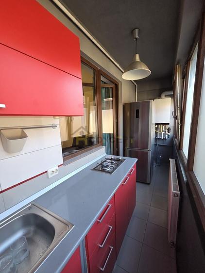Apartament cu 2 camere decomandat, mobilat în Central