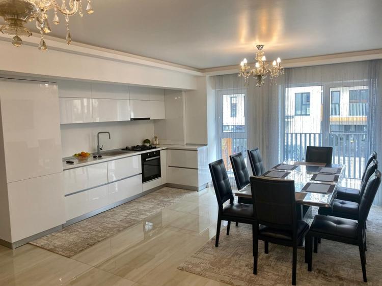 Apartament cu 3 camere, mobilat în Florești — fotografia 1
