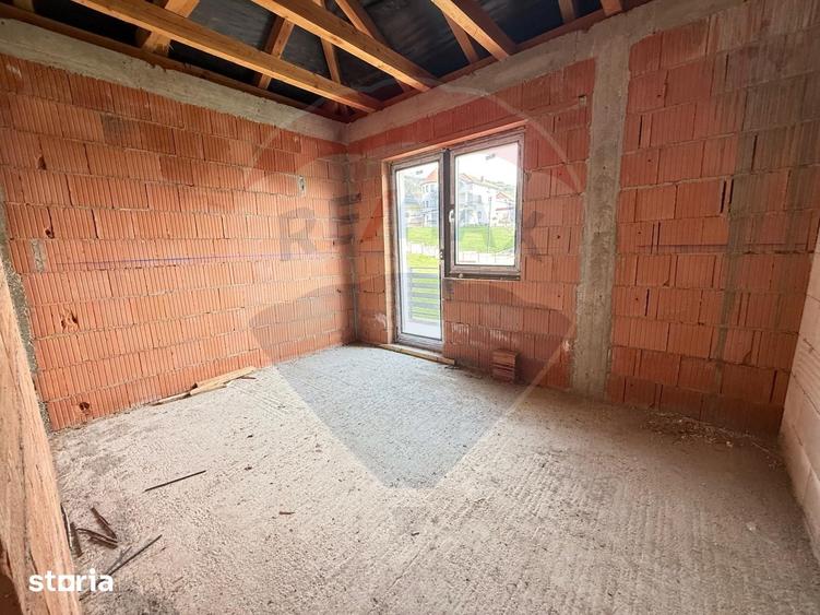 Casă cu 4 camere cu Teren 108 Mp în Podgoria