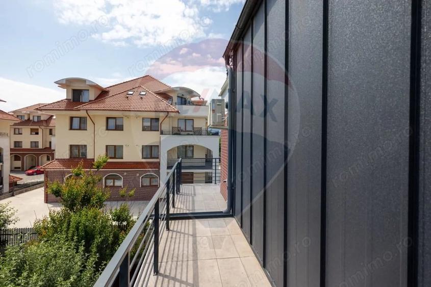 Apartament cu 3 camere semidecomandat în Tractorul