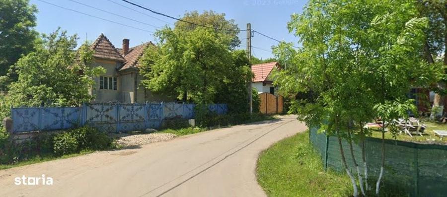 Casă cu 3 camere în Comșești