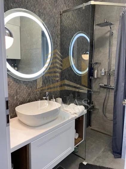 Apartament cu 4 camere semidecomandat, mobilat în Aurel Vlaicu