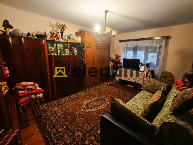 Apartament cu 3 camere decomandat în Rovine