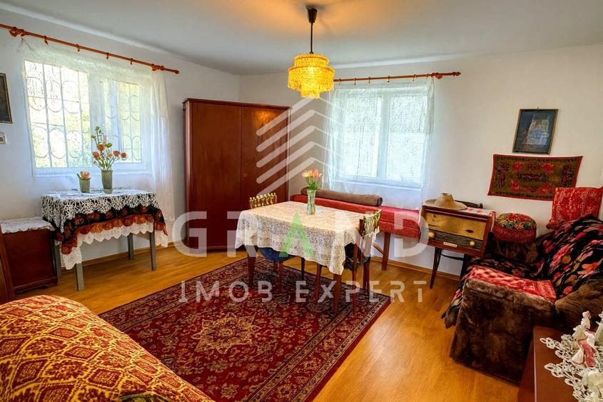 Casă individuală cu 2 camere cu Teren 3475 Mp în Sânpaul