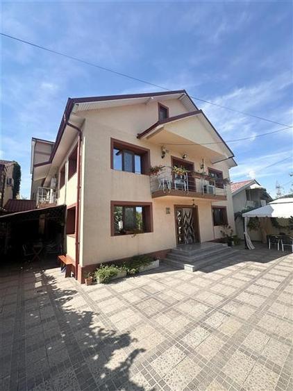Casă individuală cu 13 camere cu Canalizare în Nord
