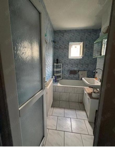 Apartament cu 3 camere decomandat în Exterior Vest
