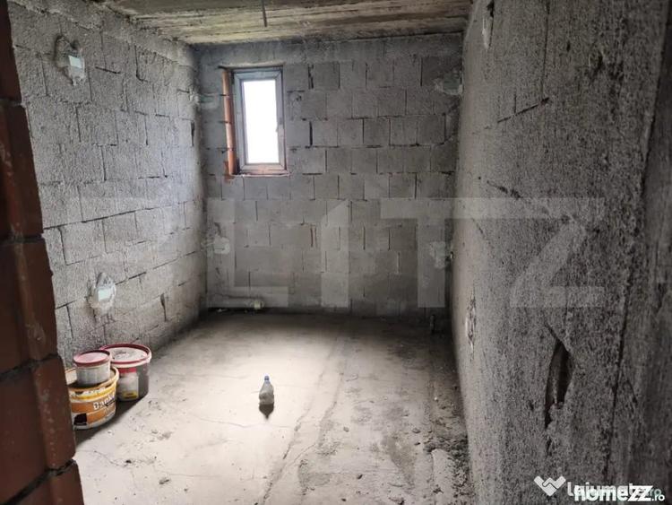 Casă cu 7 camere cu Teren 1607 Mp în Central