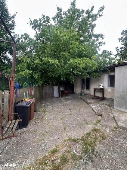 Casă cu 3 camere cu Teren 1300 Mp în Central