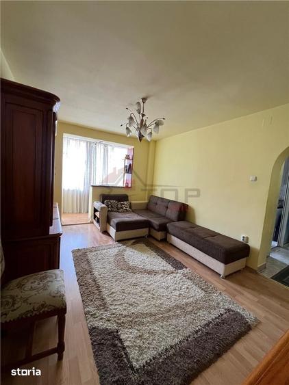 Apartament cu 4 camere în Tătărași