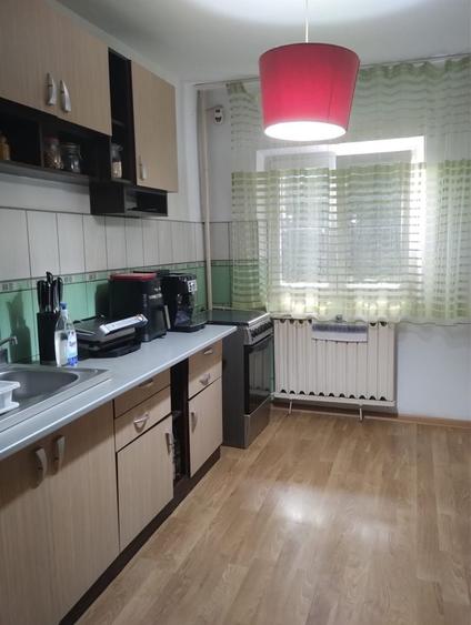 Apartament cu 2 camere decomandat în Uverturii