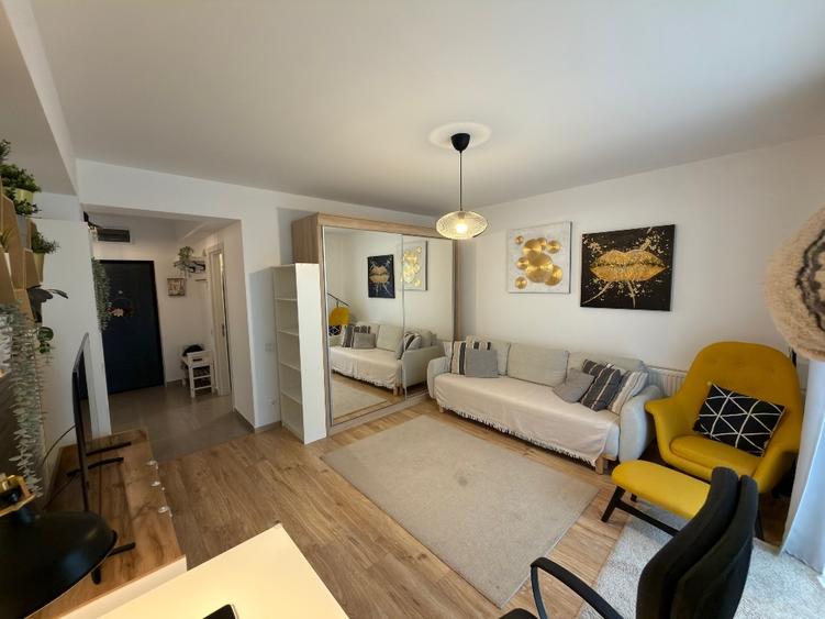 Apartament cu 2 camere decomandat, mobilat în Central