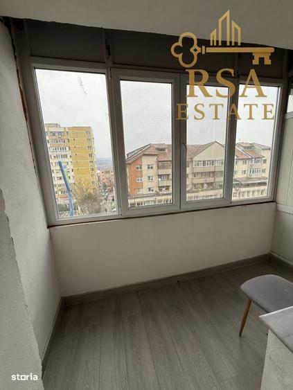 Apartament cu 4 camere în Poenari