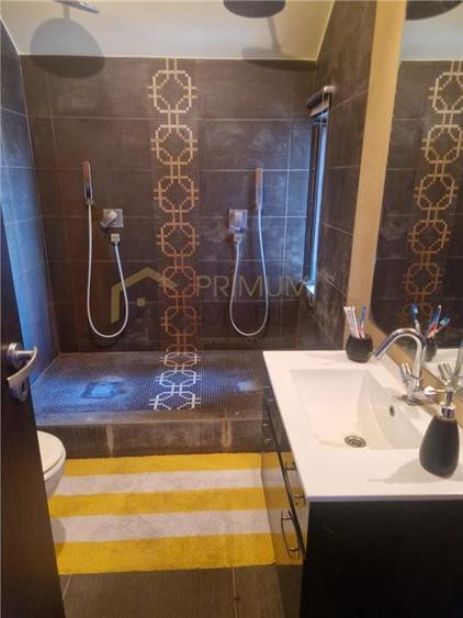 Casă individuală cu 6 camere cu Canalizare în Moșnița Nouă