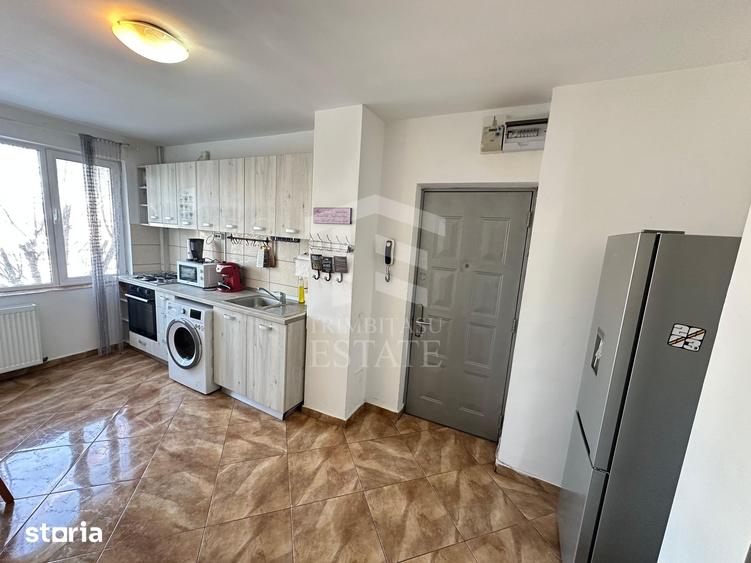 Apartament cu 3 camere decomandat, mobilat în Pantelimon