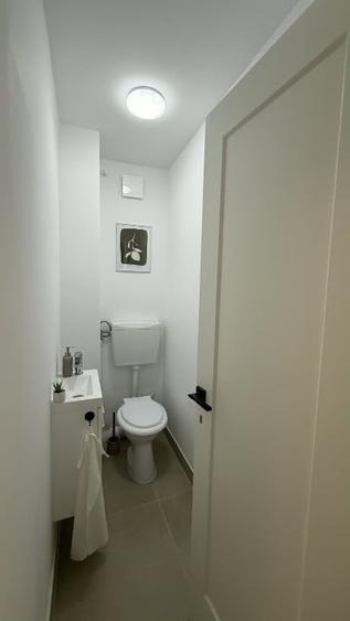 Apartament cu 3 camere semidecomandat, mobilat în Aradului