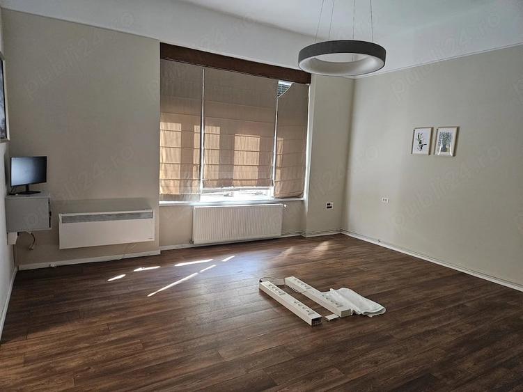 Casă cu Teren 2877 Mp în Tomnatic