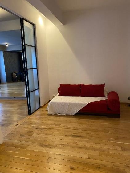 Apartament cu 3 camere decomandat, mobilat în Moșilor
