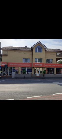 Apartament cu 3 camere în Intim