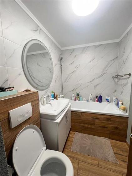 Apartament cu 3 camere decomandat în Nufărul