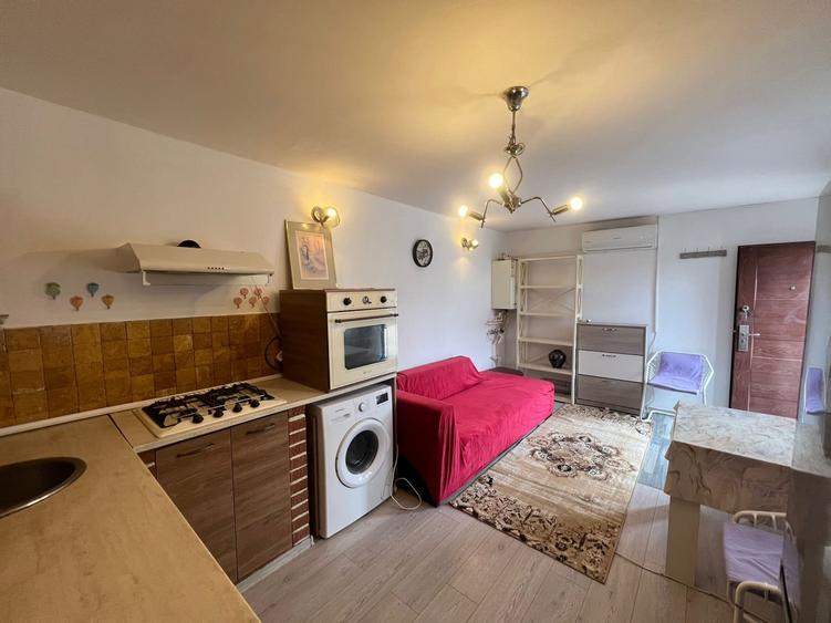 Apartament cu 2 camere decomandat, mobilat în Calea Moinești