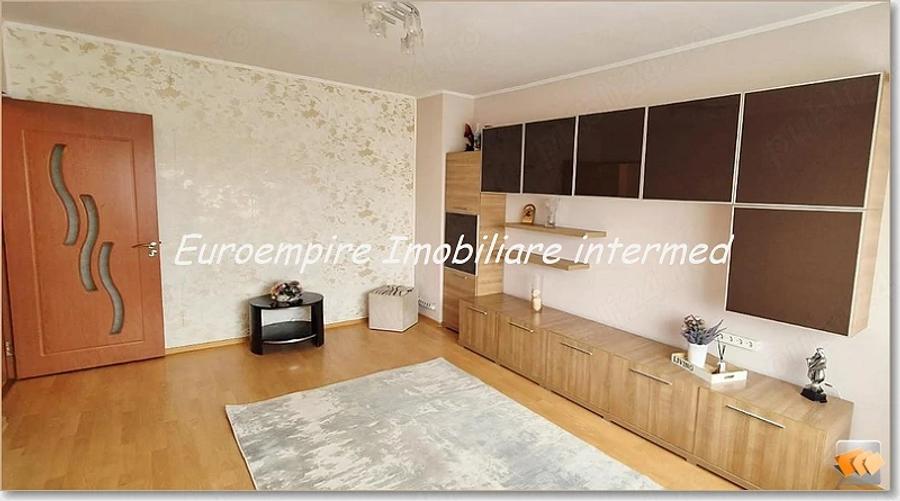 Apartament cu 2 camere decomandat în Km 5