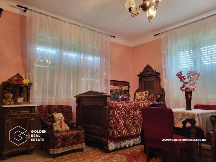 Casă individuală cu 6 camere cu Teren 4320 Mp în Lalașinț