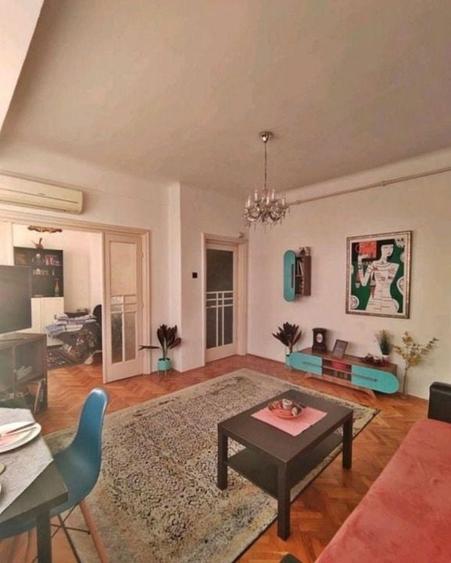 Apartament cu 3 camere semidecomandat, mobilat în Tineretului