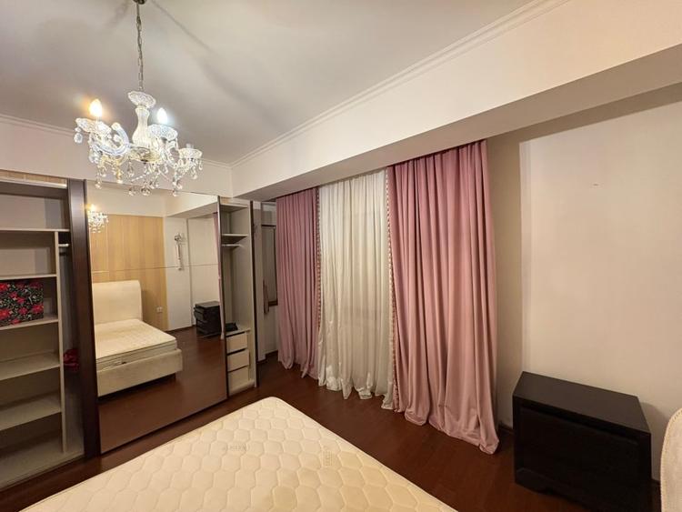 Apartament cu 3 camere decomandat, mobilat în Prelungirea Ghencea