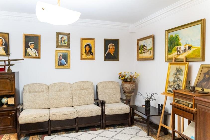 Casă individuală cu 5 camere cu Canalizare în Central