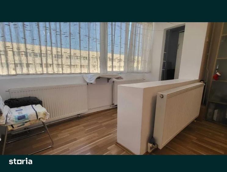 Apartament cu 3 camere semidecomandat în Vatra Luminoasă