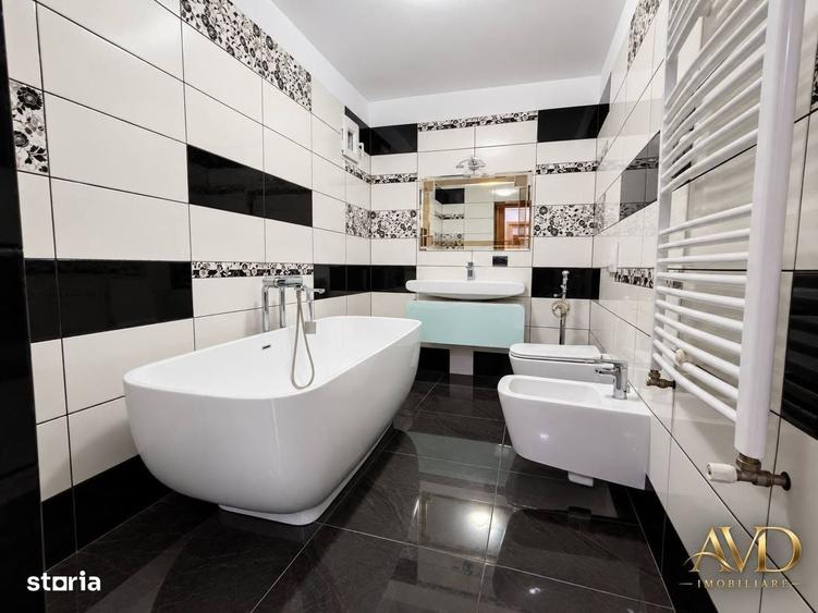 Apartament cu 3 camere decomandat în Noua