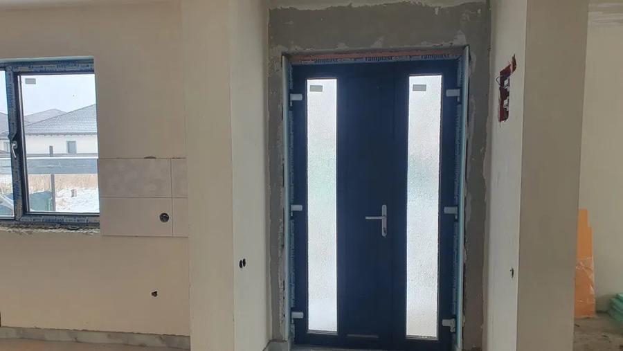 Casă cu 4 camere cu Teren 405 Mp în Sânpetru