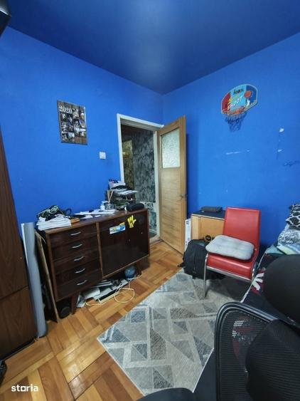 Apartament cu 4 camere decomandat în Micro 20